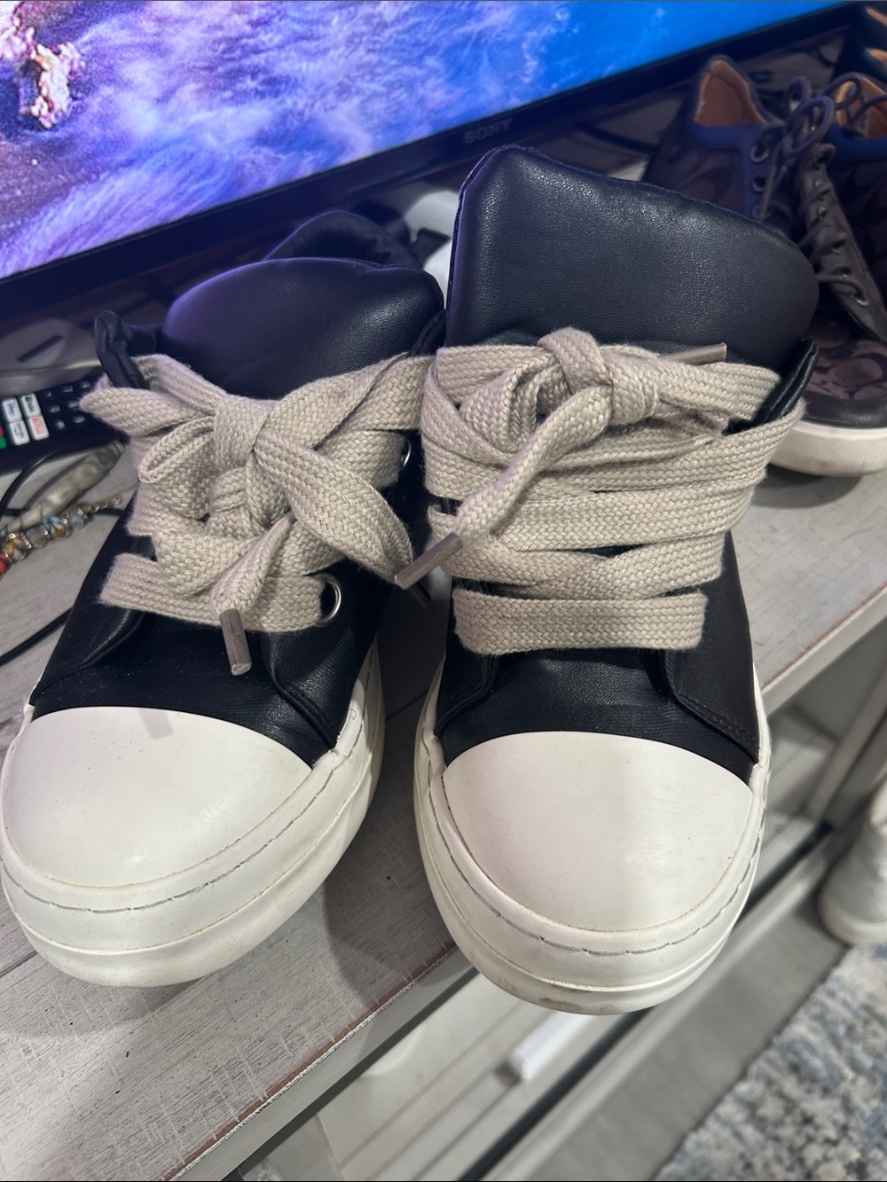 Black and White Low-Top unisex Sneakers with Cream Laces